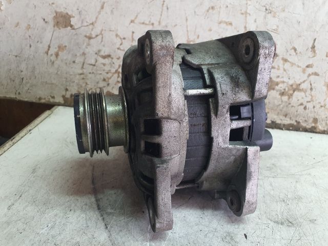 bontott DACIA SANDERO Generátor