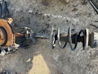 bontott DACIA SANDERO Jobb első Csonkállvány Kerékaggyal