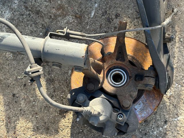 bontott DACIA SANDERO Jobb első Csonkállvány Kerékaggyal