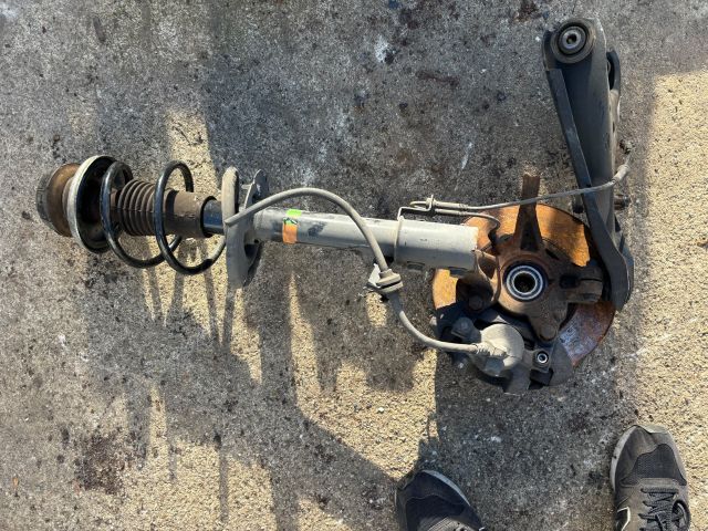 bontott DACIA SANDERO Jobb első Csonkállvány Kerékaggyal