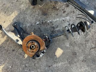 bontott DACIA SANDERO Jobb első Csonkállvány Kerékaggyal