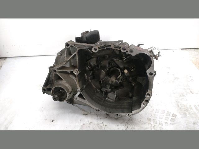 bontott DACIA SANDERO Váltó (Mechanikus)