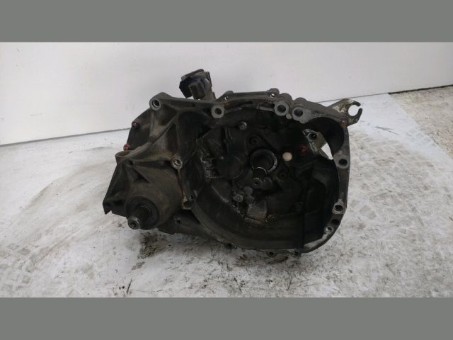 bontott DACIA SANDERO Váltó (Mechanikus)