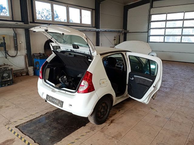 bontott DACIA SANDERO Generátor