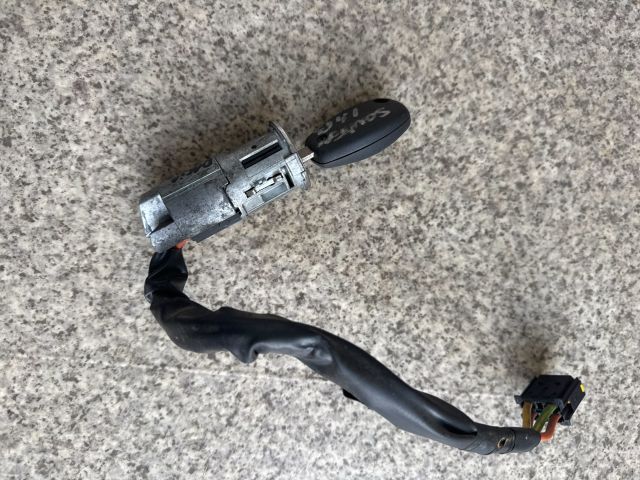 bontott DACIA SANDERO Gyújtáskapcsoló Házzal