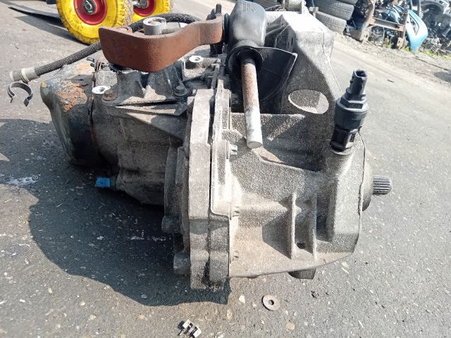 bontott DACIA SANDERO Váltó (Mechanikus)