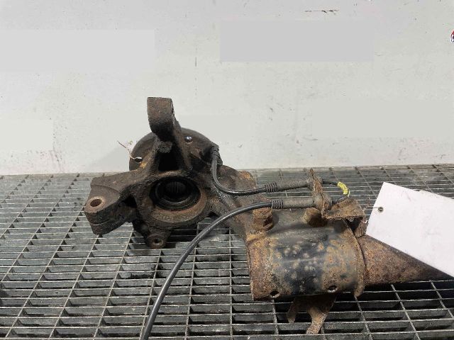 bontott DACIA SANDERO Bal első Csonkállvány