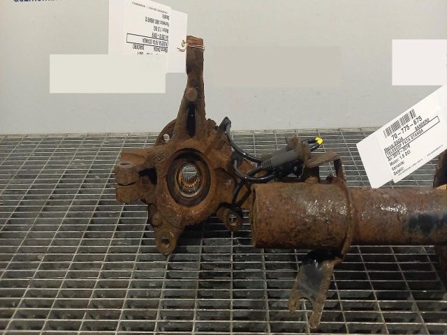 bontott DACIA SANDERO Bal első Csonkállvány