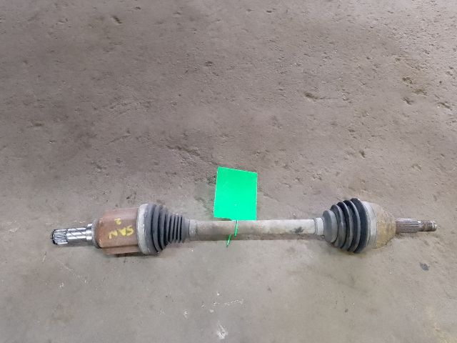 bontott DACIA SANDERO Bal Féltengely