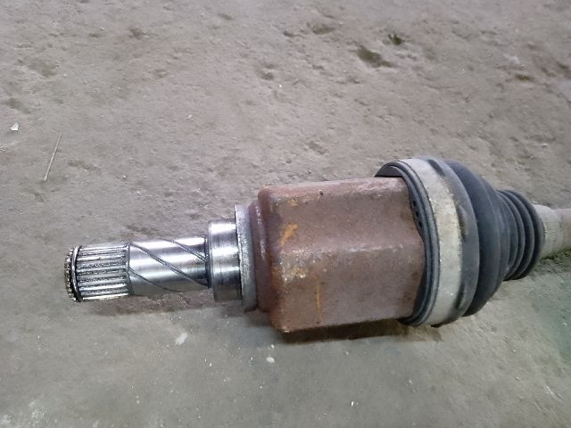 bontott DACIA SANDERO Bal Féltengely