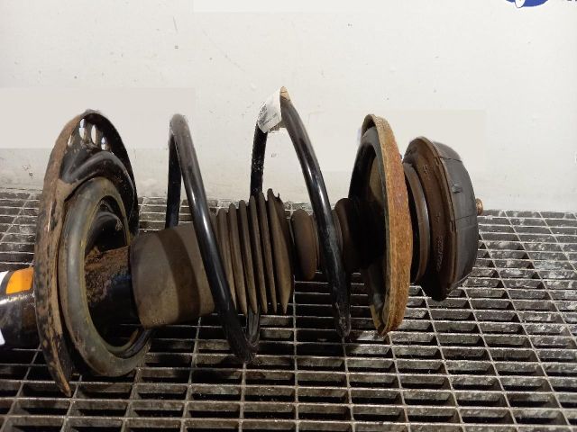 bontott DACIA SANDERO Első Rugó