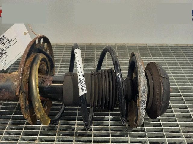 bontott DACIA SANDERO Első Rugó