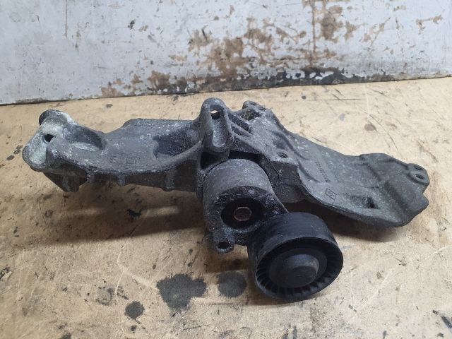 bontott DACIA SANDERO Generátor Tartó Bak