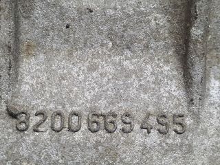 bontott DACIA SANDERO Generátor Tartó Bak