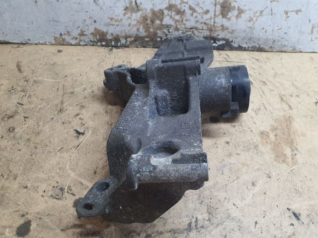 bontott DACIA SANDERO Generátor Tartó Bak