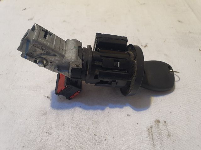 bontott DACIA SANDERO Gyújtáskapcsoló Házzal