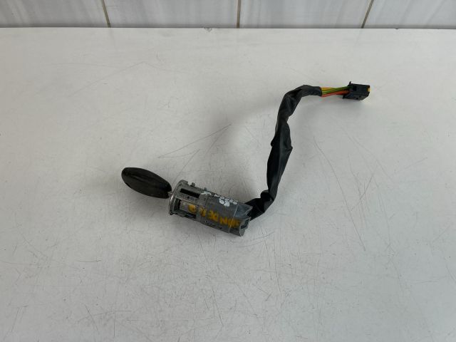 bontott DACIA SANDERO Gyújtáskapcsoló Házzal