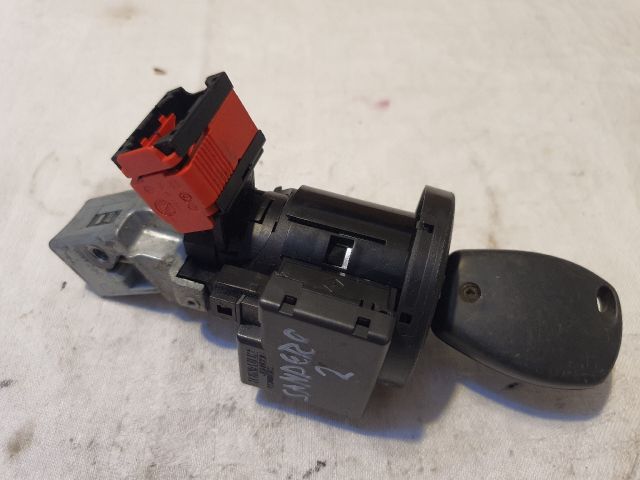 bontott DACIA SANDERO Gyújtáskapcsoló Házzal