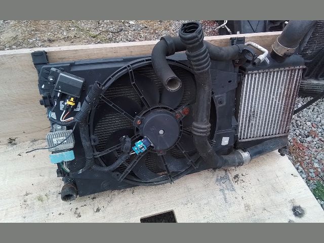 bontott DACIA SANDERO Hűtő Ventilátor(ok), Radiátor(ok) Szett