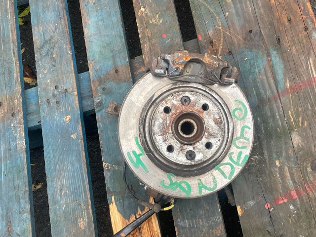 bontott DACIA SANDERO Jobb első Csonkállvány Kerékaggyal