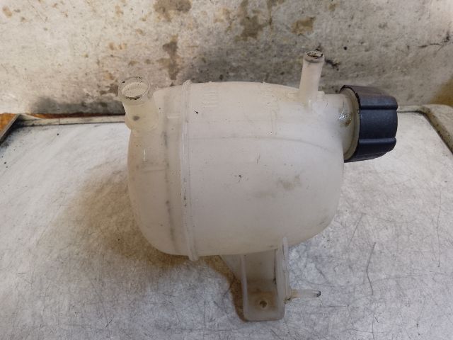 bontott DACIA SANDERO Kiegyenlítő Tartály