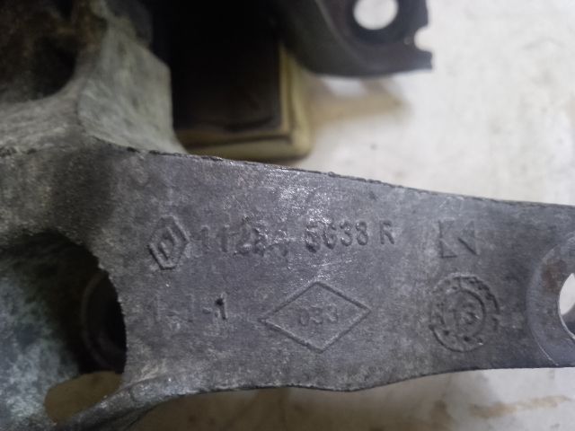 bontott DACIA SANDERO Motor Tartó Bak (Fém)