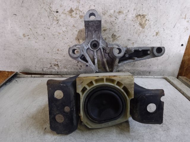 bontott DACIA SANDERO Motor Tartó Bak (Fém)