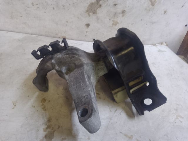 bontott DACIA SANDERO Motor Tartó Bak (Fém)