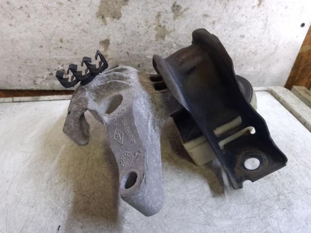 bontott DACIA SANDERO Motor Tartó Bak (Fém)