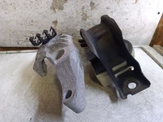 bontott DACIA SANDERO Motor Tartó Bak (Fém)