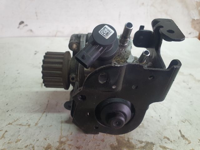 bontott DACIA SANDERO Nagynyomású Szivattyú