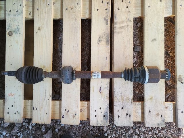 bontott DACIA SANDERO Jobb Féltengely