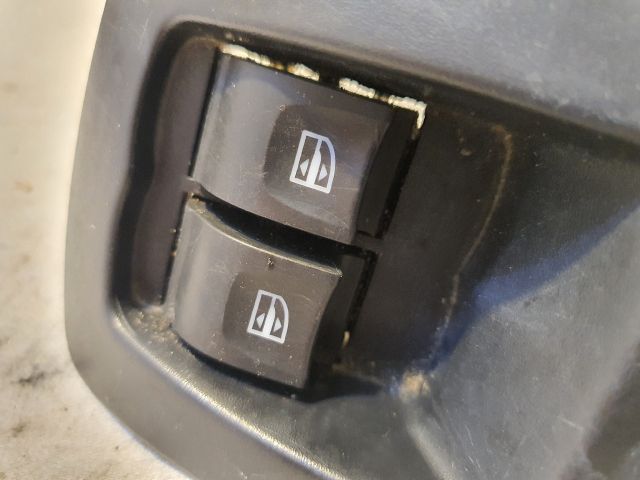 bontott DACIA SANDERO Ablakemelő Kapcsoló Négyes / Kettes