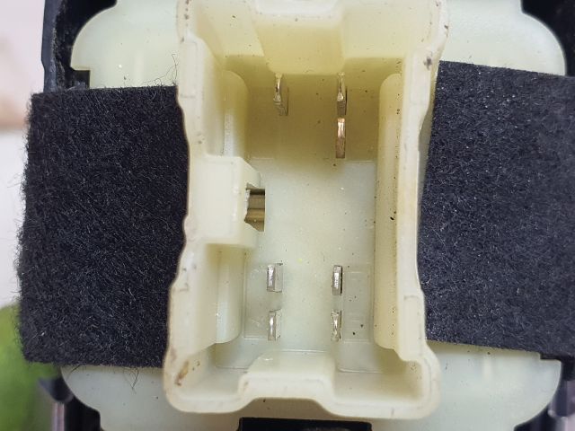 bontott DACIA SANDERO Ablakemelő Kapcsoló Négyes / Kettes