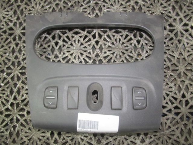 bontott DACIA SANDERO Ablakemelő Kapcsoló Négyes / Kettes