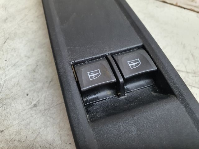 bontott DACIA SANDERO Ablakemelő Kapcsoló Négyes / Kettes