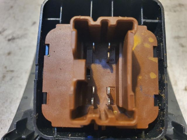 bontott DACIA SANDERO Ablakemelő Kapcsoló Négyes / Kettes