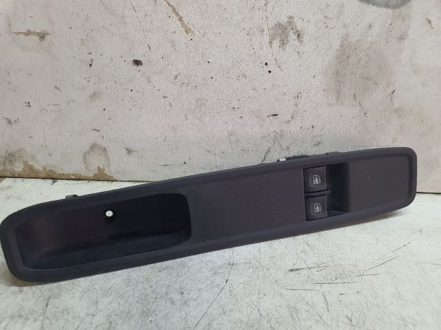 bontott DACIA SANDERO Ablakemelő Kapcsoló Négyes / Kettes