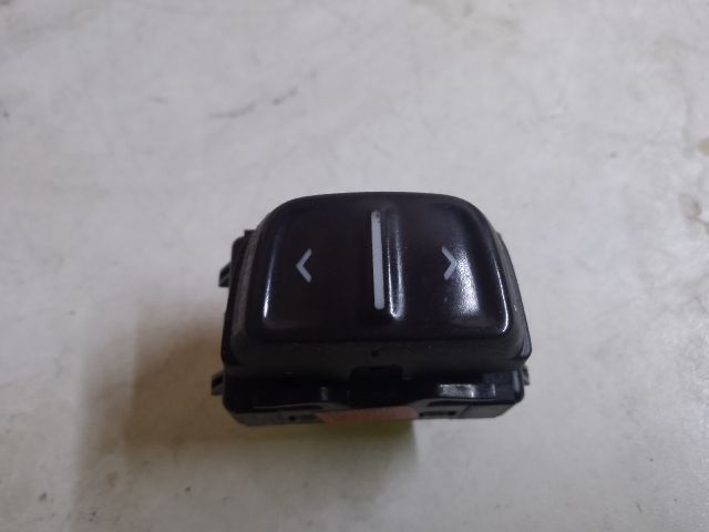 bontott DACIA SANDERO Ablakemelő Kapcsoló (Pozíciófüggetlen)