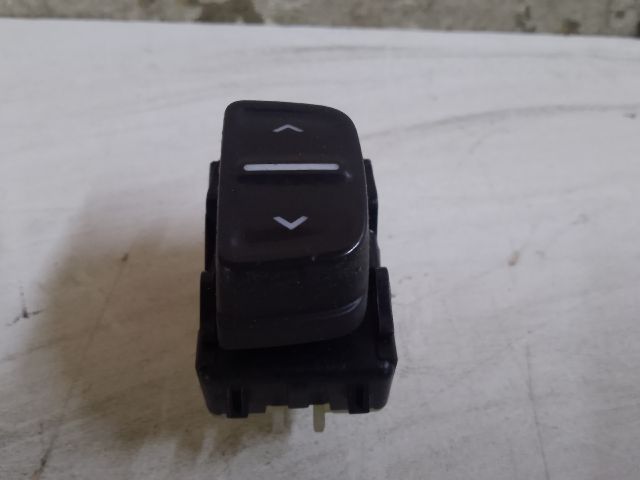 bontott DACIA SANDERO Ablakemelő Kapcsoló (Pozíciófüggetlen)