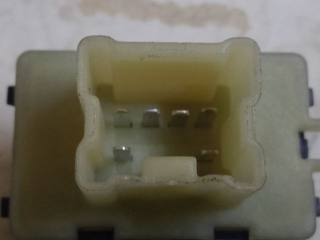 bontott DACIA SANDERO Ablakemelő Kapcsoló (Pozíciófüggetlen)