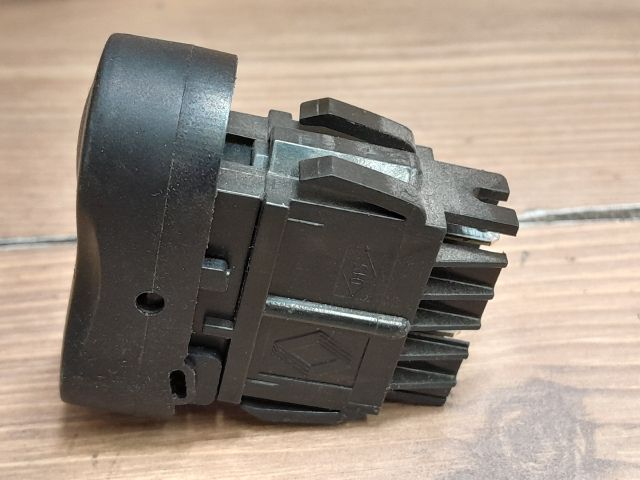 bontott DACIA SANDERO Ablakfűtés Kapcsoló