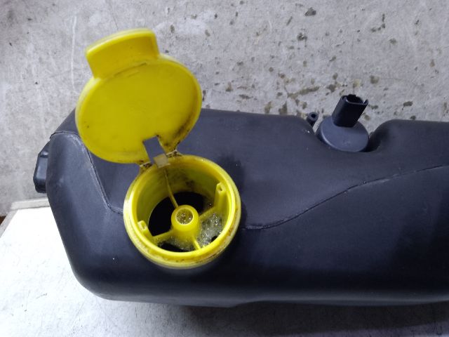 bontott DACIA SANDERO Ablakmosó Tartály