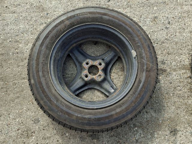 bontott DACIA SANDERO Acélfelni Pár Gumival