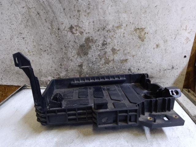 bontott DACIA SANDERO Akkumulátor Tartó