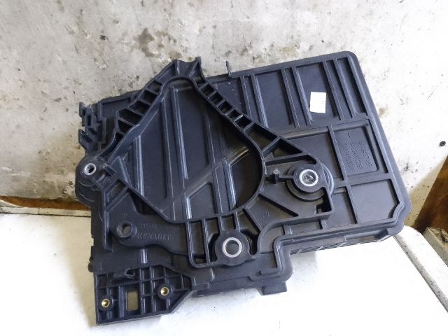 bontott DACIA SANDERO Akkumulátor Tartó