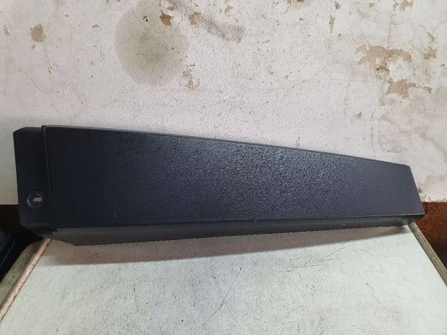 bontott DACIA SANDERO Bal B Oszlop Burkolat