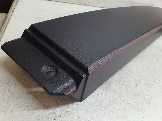 bontott DACIA SANDERO Bal B Oszlop Burkolat