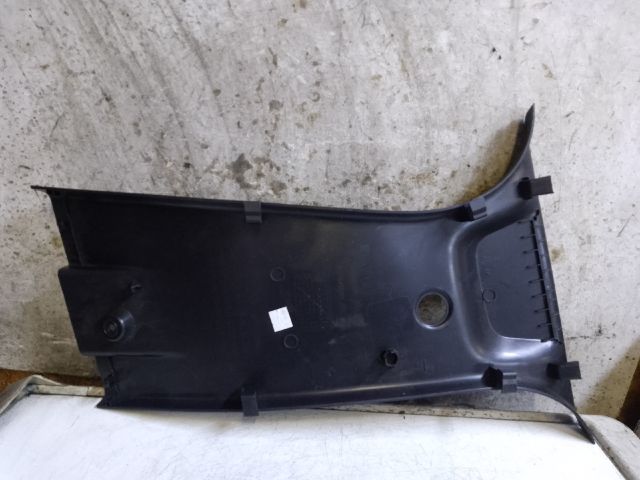 bontott DACIA SANDERO Bal B Oszlop Díszléc