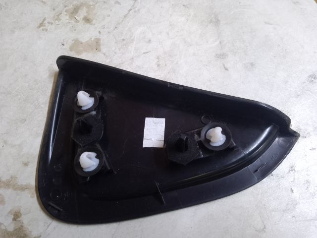 bontott DACIA SANDERO Bal C Oszlop Burkolat